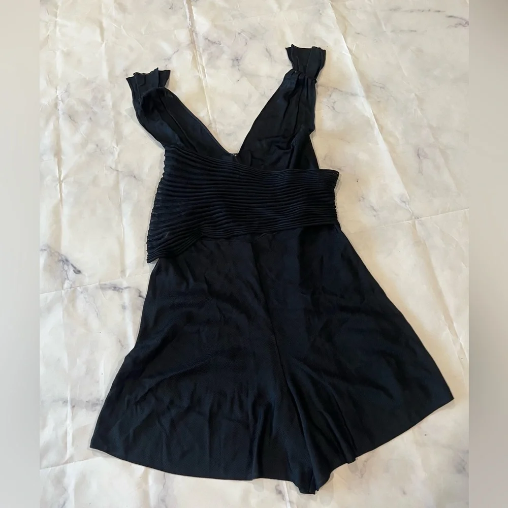 ONE DAY SALE✨ FINAL SALE🍒🤍 CHANEL jumper dress ✨